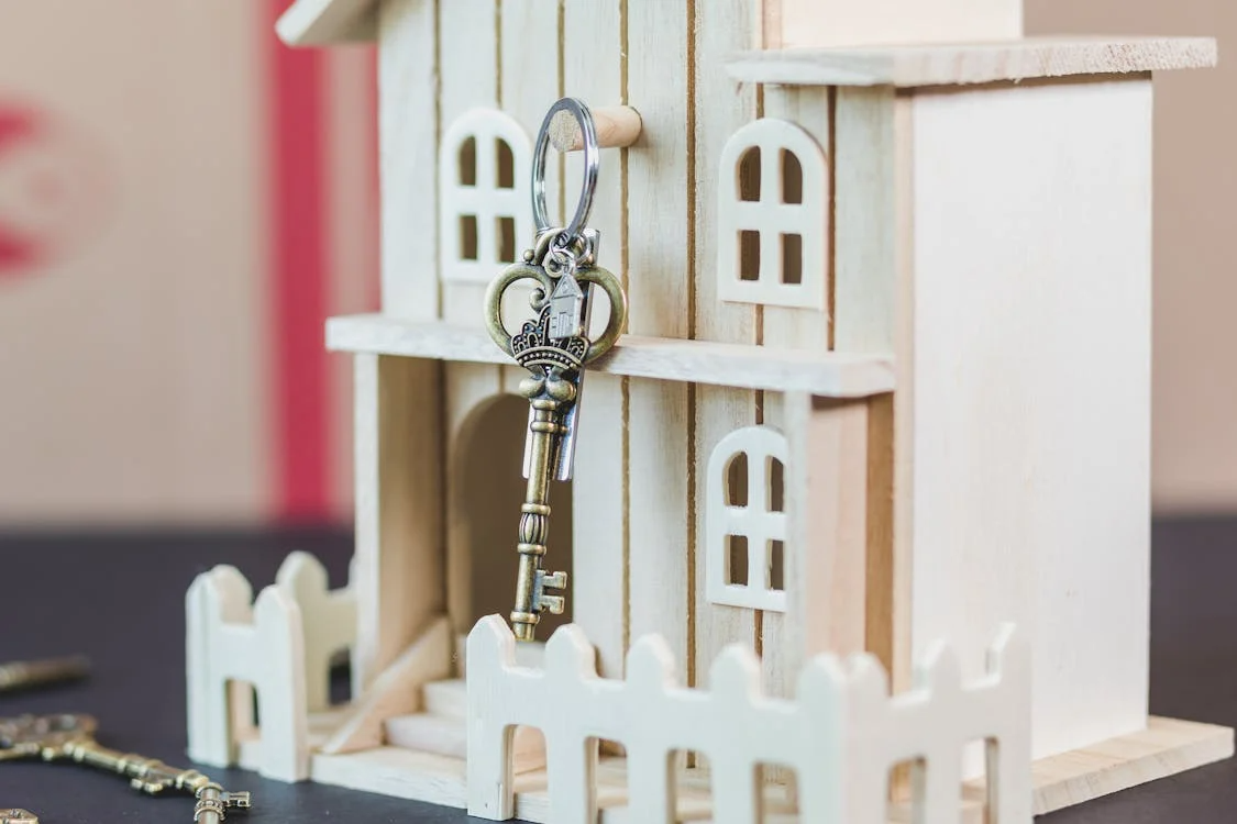 🏡 Home vs. Investment Property Mortgage: What Every Buyer Should Know in 2025
